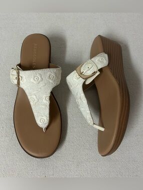 Aerosoles Indya Sandals Women’s 7M Ivory Embroidered Fabric
